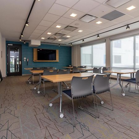 Aloft St. Louis Cortex Екстериор снимка