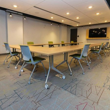 Aloft St. Louis Cortex Екстериор снимка