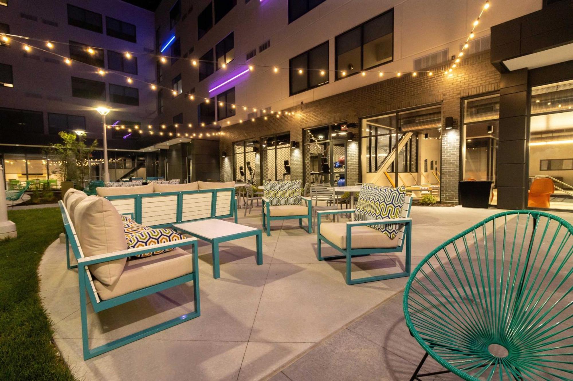 Aloft St. Louis Cortex Екстериор снимка